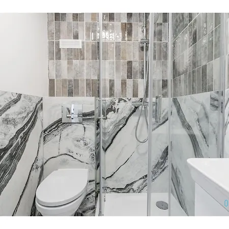 Lily - 15 Minutes To Old Town Gdańsk