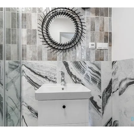 Lily - 15 Minutes To Old Town Проживание в семье